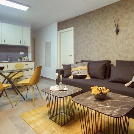ירושלים Authentic One Bedroom Apartment In City Center מראה חיצוני תמונה