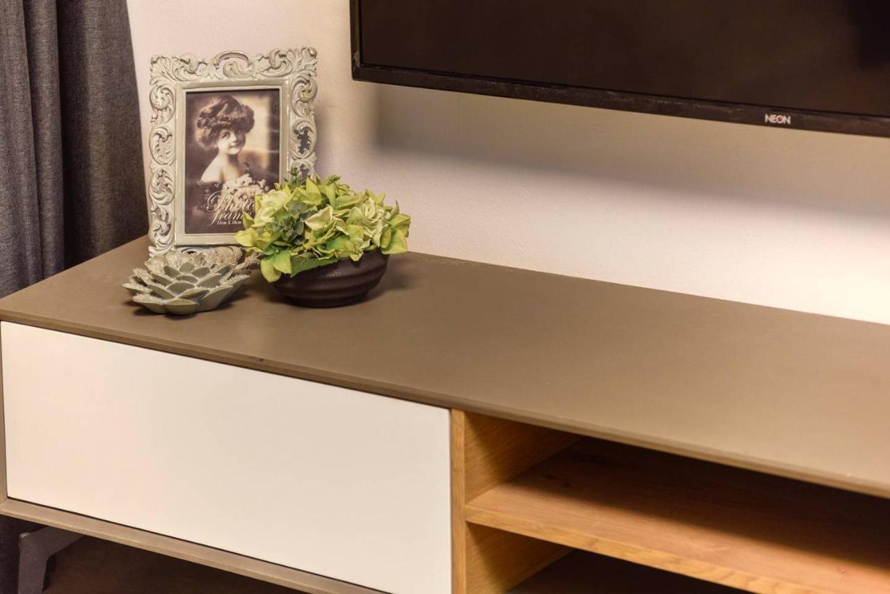 ירושלים Authentic One Bedroom Apartment In City Center מראה חיצוני תמונה