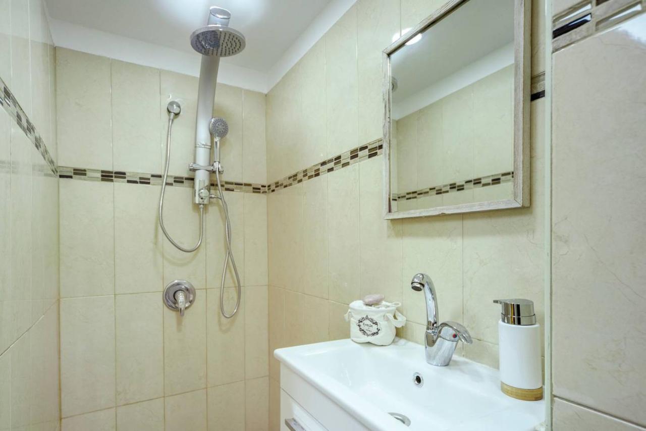 ירושלים Authentic One Bedroom Apartment In City Center מראה חיצוני תמונה